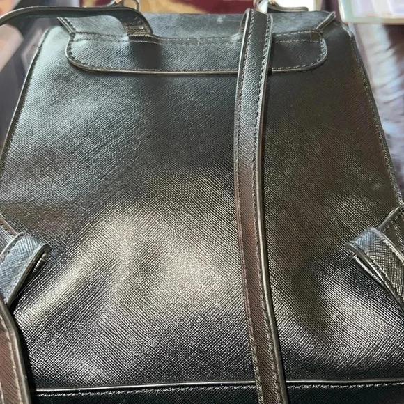 GUESS Los Angeles Unisex Black Vegan Small Silver Tone Hardware main image 12